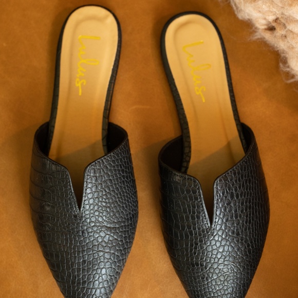 LULUS - Picture 3 of 3